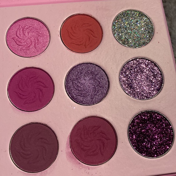 Afflano Dream Purple eyeshadow palette - Picture 4 of 4